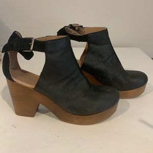 Free People Black Suede and Leather clogs size 40